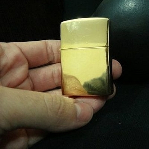 isqueiros em ouro